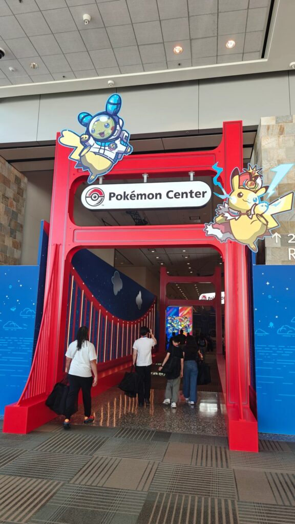 Pokémon Center-winkel met exclusieve merchandise tijdens de Pokémon World Championships 2026 in San Francisco
